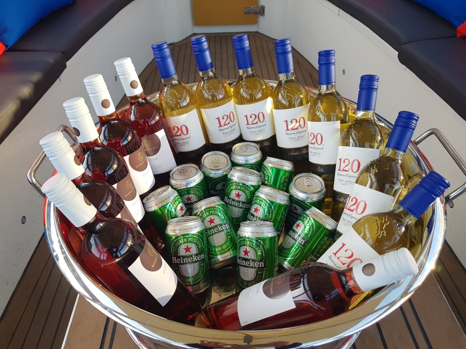 amsterdam booze cruise with unlimited drinks